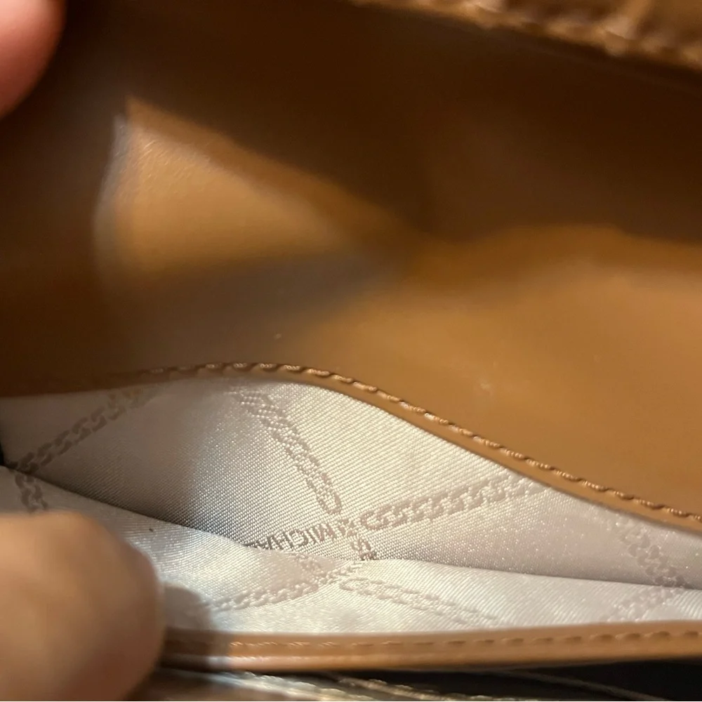 Michael Kors Tan Leather Bag with Gold Hardware - Picture 14 of 15